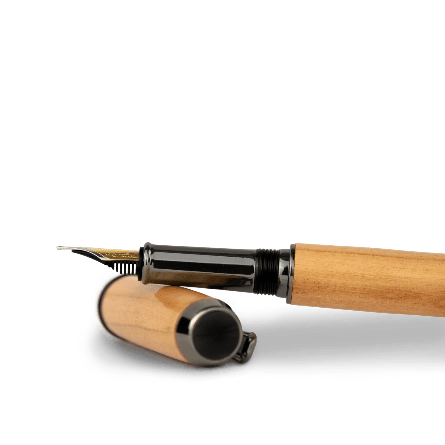 Avi Füllfederhalter Kirschholz Detailaufnahme Verschlusskappe