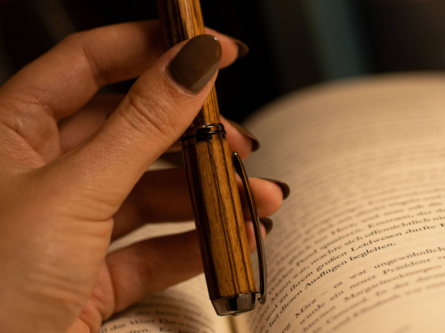 Caesal Füllfederhalter Zebrano, geschlossen