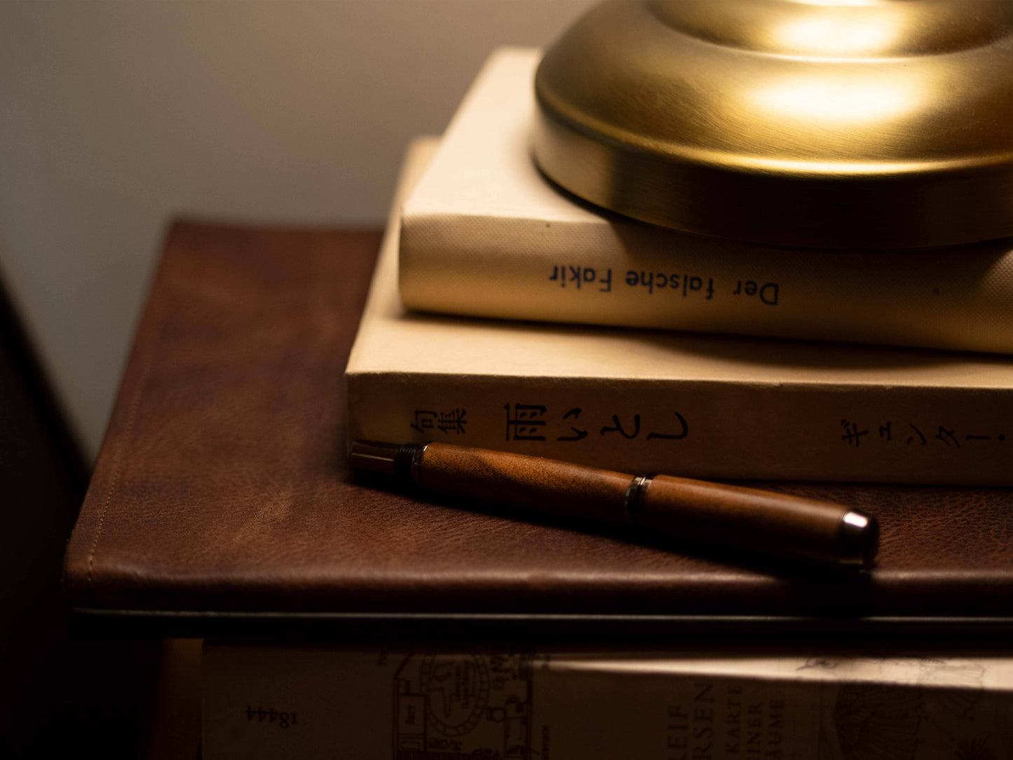 Welsh Tintenroller Walnussholz Detailaufnahme, liegend